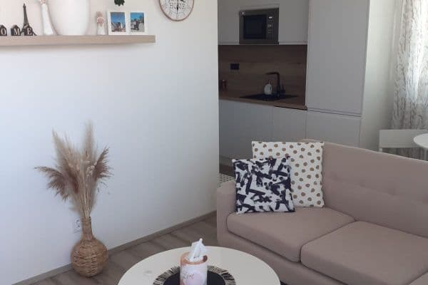 Prenájom bytu 2-izbový 66 m², Želetická, Praha Prenájom bytu 2-izbový 66 m², Želetická, Praha
