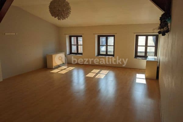 Prenájom bytu 1-izbový 110 m², Staroměstské náměstí, Mladá Boleslav Prenájom bytu 1-izbový 110 m², Staroměstské náměstí, Mladá Boleslav