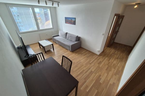 Prenájom bytu 2-izbový 43 m², Strašnická, Praha Prenájom bytu 2-izbový 43 m², Strašnická, Praha