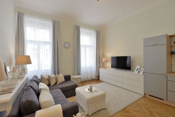 Prenájom bytu 2-izbový 55 m², Varšavská, Praha, Praha Prenájom bytu 2-izbový 55 m², Varšavská, Praha, Praha