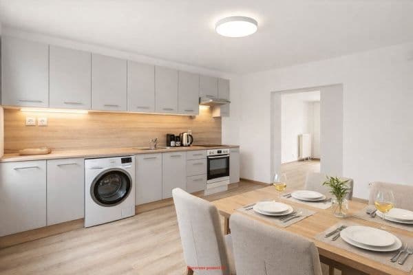 Prenájom bytu 2-izbový 47 m², Dukelská, Havířov-Šumbark Prenájom bytu 2-izbový 47 m², Dukelská, Havířov-Šumbark