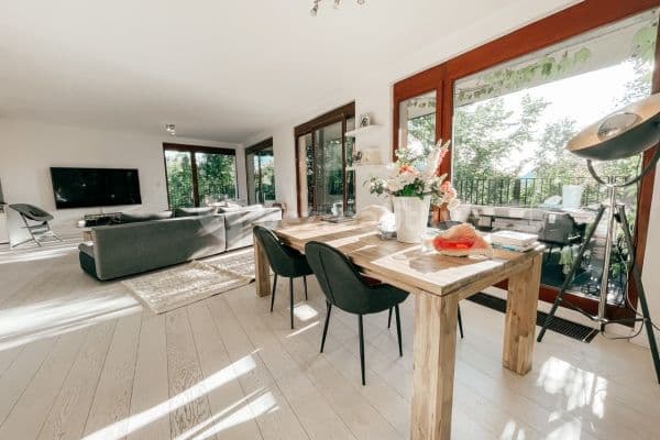 Prenájom bytu 3-izbový 130 m², Na Doubkové, Praha Prenájom bytu 3-izbový 130 m², Na Doubkové, Praha