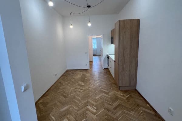 Prenájom bytu 2-izbový 40 m², Dalimilova, Praha Prenájom bytu 2-izbový 40 m², Dalimilova, Praha