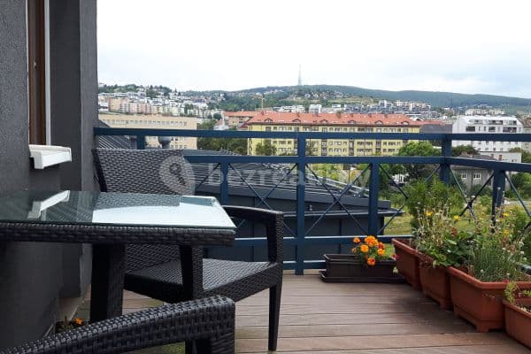 Prenájom bytu 2-izbový 73 m², Česká, Nové Mesto Prenájom bytu 2-izbový 73 m², Česká, Nové Mesto