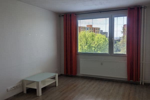 Prenájom bytu 4-izbový 80 m², Dobevská, Hlavní město Praha Prenájom bytu 4-izbový 80 m², Dobevská, Hlavní město Praha
