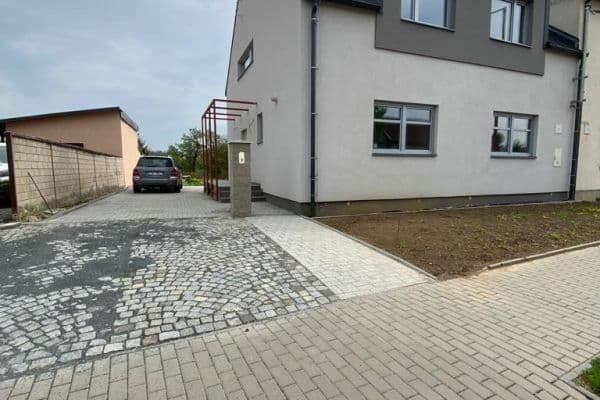 Prenájom bytu 1-izbový 25 m², Zámostí, Uherské Hradiště Prenájom bytu 1-izbový 25 m², Zámostí, Uherské Hradiště