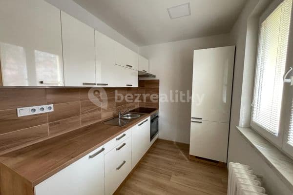 Prenájom bytu 1-izbový 35 m², Karla Pokorného, Ostrava