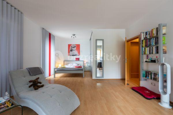 Prenájom bytu 5-izbový 165 m², Praha, Praha