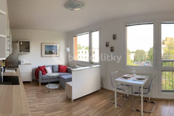 Prenájom bytu 1-izbový 33 m², Havránkova, Praha Prenájom bytu 1-izbový 33 m², Havránkova, Praha