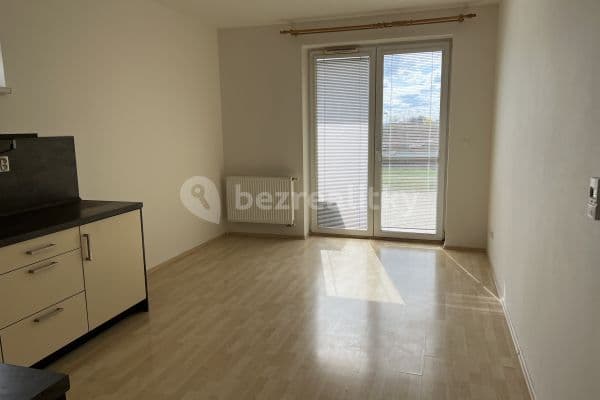 Prenájom bytu 3-izbový 80 m², Brněnská Pole, 