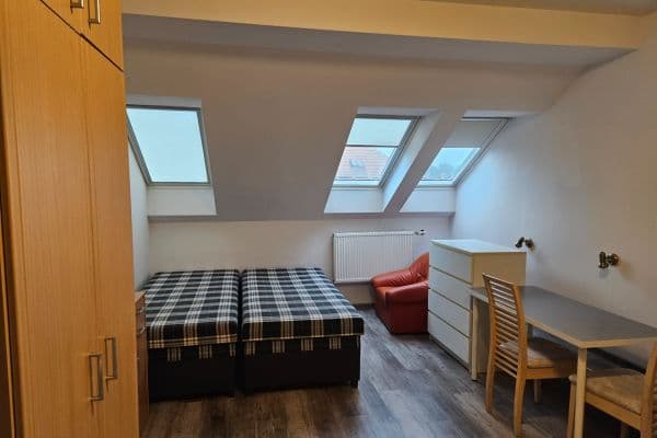 Prenájom bytu 1-izbový 24 m², Vratislavova, Praha Prenájom bytu 1-izbový 24 m², Vratislavova, Praha