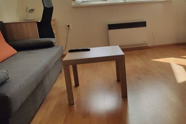 Prenájom bytu 2-izbový 35 m², Střelničná, Praha Prenájom bytu 2-izbový 35 m², Střelničná, Praha
