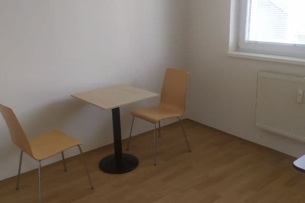 Prenájom bytu 2-izbový 30 m², Havlíčkova, Jihlava, Kraj Vysočina Prenájom bytu 2-izbový 30 m², Havlíčkova, Jihlava, Kraj Vysočina