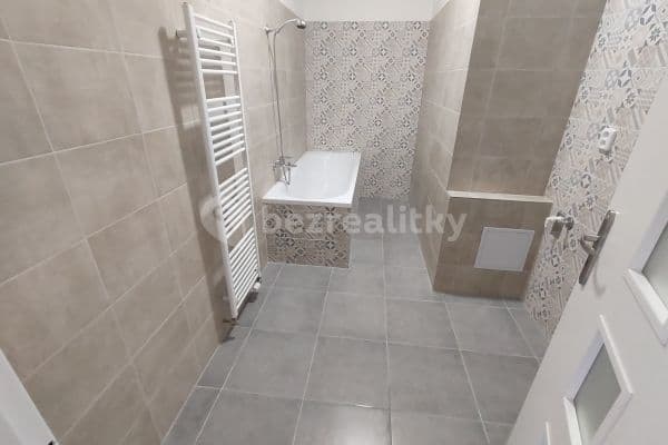 Prenájom bytu 3-izbový 101 m², Hrubínova, Litoměřice Prenájom bytu 3-izbový 101 m², Hrubínova, Litoměřice