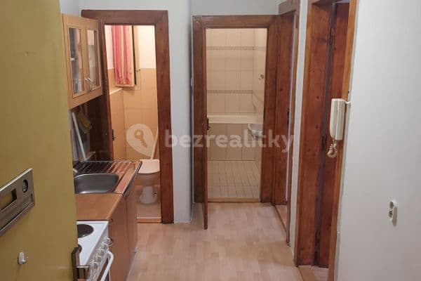 Prenájom bytu 2-izbový 44 m², Ke Krči, Praha Prenájom bytu 2-izbový 44 m², Ke Krči, Praha