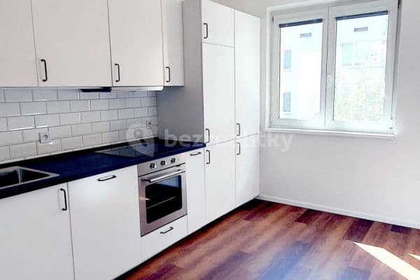 Prenájom bytu 2-izbový 57 m², Praha, Praha