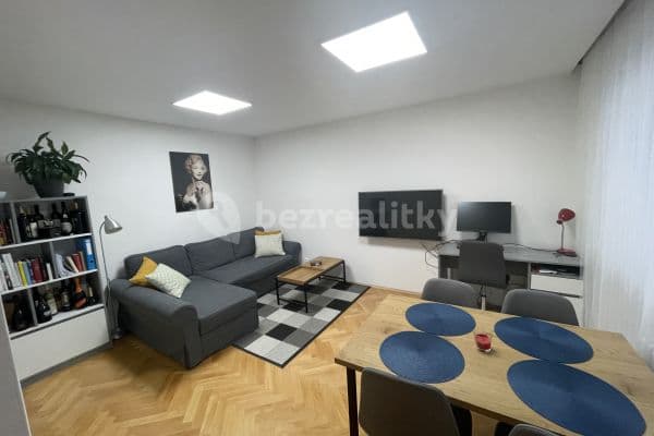 Prenájom bytu 2-izbový 51 m², Praha, Praha