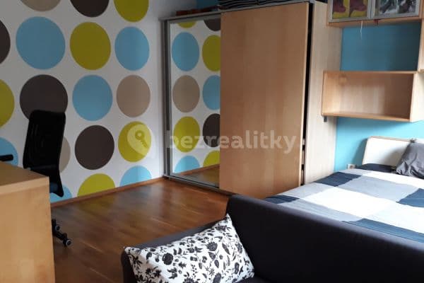 Prenájom bytu 1-izbový 30 m², Kralupská, Praha Prenájom bytu 1-izbový 30 m², Kralupská, Praha