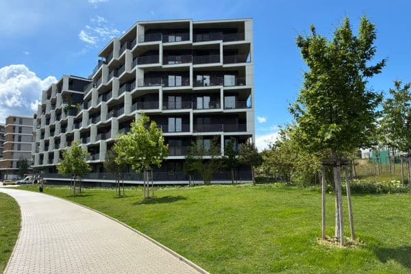 Prenájom bytu 2-izbový 56 m², Ramonova, Praha Prenájom bytu 2-izbový 56 m², Ramonova, Praha
