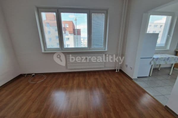 Prenájom bytu 1-izbový 36 m², Bratislava - mestská časť Staré Mesto, Bratislavský kraj