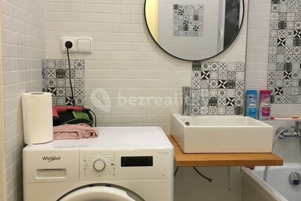 Prenájom bytu 1-izbový 36 m², Kotlaska, Praha Prenájom bytu 1-izbový 36 m², Kotlaska, Praha