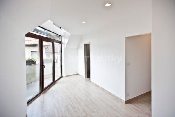 Prenájom bytu 1-izbový 27 m², 4. května, Prenájom bytu 1-izbový 27 m², 4. května,