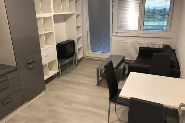 Prenájom bytu 2-izbový 45 m², Holzova, Brno Prenájom bytu 2-izbový 45 m², Holzova, Brno