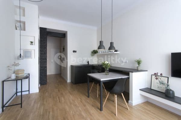 Prenájom bytu 2-izbový 54 m², Jagellonská, Praha Prenájom bytu 2-izbový 54 m², Jagellonská, Praha
