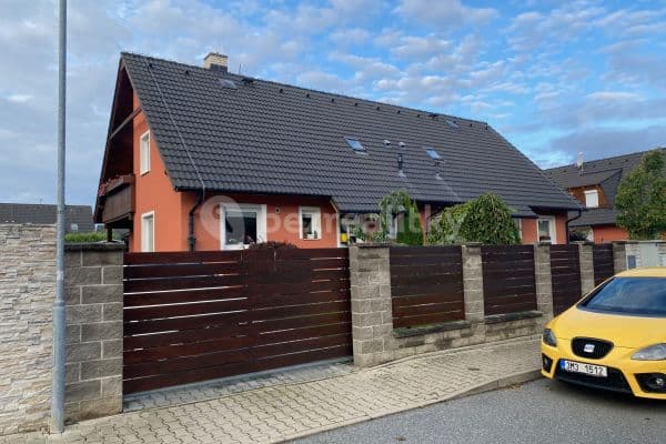 Prenájom domu 119 m², pozemok 455 m², Průběžná, Nupaky Prenájom domu 119 m², pozemok 455 m², Průběžná, Nupaky