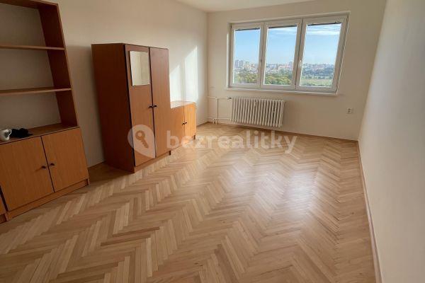 Prenájom bytu 4-izbový 75 m², Hlavní, Praha