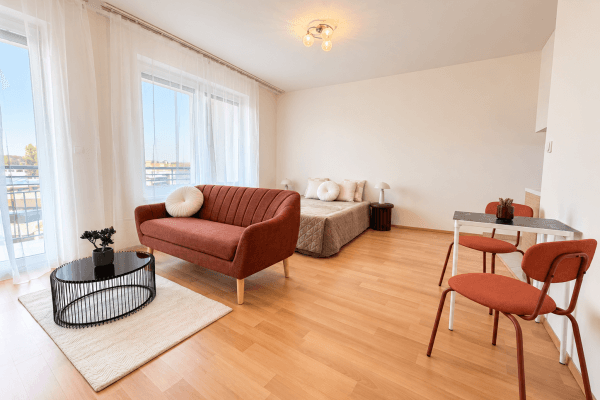 Prenájom bytu 1-izbový 46 m², Nademlejnská, Praha Prenájom bytu 1-izbový 46 m², Nademlejnská, Praha