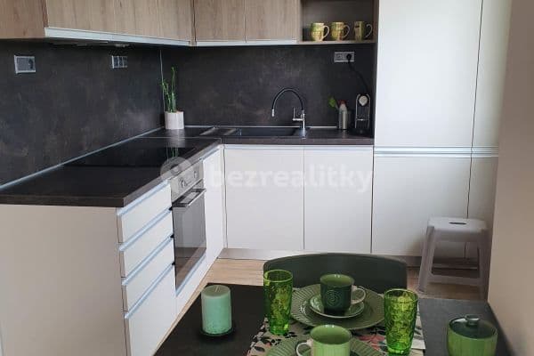 Prenájom bytu 2-izbový 53 m², Bratislavská, Praha Prenájom bytu 2-izbový 53 m², Bratislavská, Praha