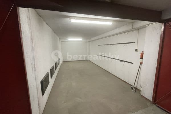 Prenájom garáže 19 m², Nušlova, Praha Prenájom garáže 19 m², Nušlova, Praha