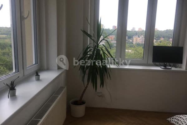 Prenájom bytu 1-izbový 33 m², Pod Zemankou, Praha Prenájom bytu 1-izbový 33 m², Pod Zemankou, Praha