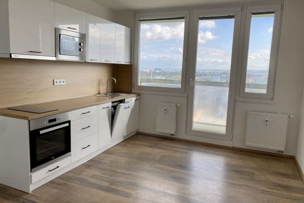 Prenájom bytu 2-izbový 38 m², Jabloňová, Praha Prenájom bytu 2-izbový 38 m², Jabloňová, Praha