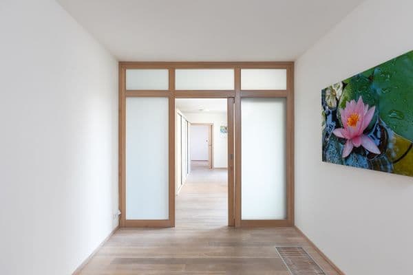 Prenájom bytu 4-izbový 126 m², Vojtěšská, Neratovice Prenájom bytu 4-izbový 126 m², Vojtěšská, Neratovice