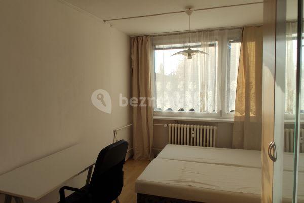 Prenájom bytu 3-izbový 60 m², Praha, Praha