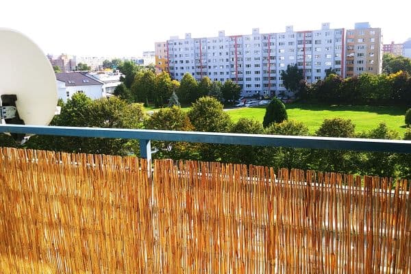 Prenájom bytu 2-izbový 56 m², Zadunajská cesta, Petržalka Prenájom bytu 2-izbový 56 m², Zadunajská cesta, Petržalka