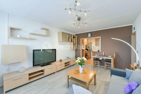 Prenájom bytu 3-izbový 61 m², Hněvkovského, Praha, Praha