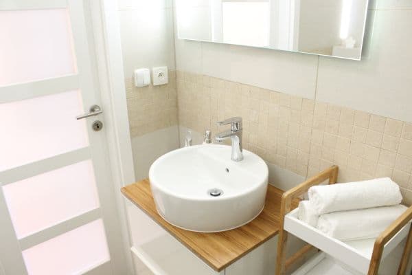 Prenájom bytu 1-izbový 40 m², Sportovní, Praha Prenájom bytu 1-izbový 40 m², Sportovní, Praha