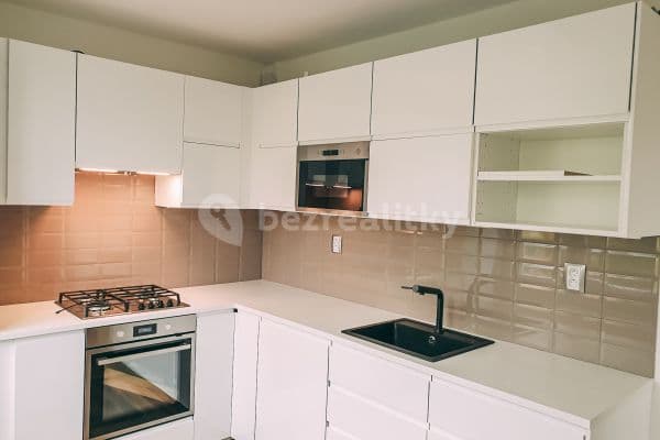 Prenájom bytu 2-izbový 61 m², Východní, Karlovy Vary Prenájom bytu 2-izbový 61 m², Východní, Karlovy Vary