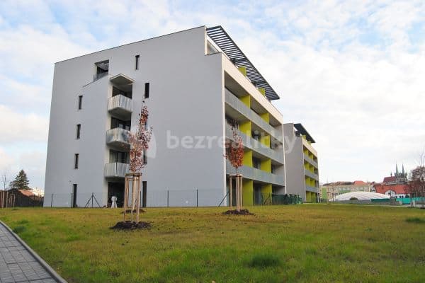 Prenájom bytu 3-izbový 70 m², V Hliníkách, Chrudim Prenájom bytu 3-izbový 70 m², V Hliníkách, Chrudim