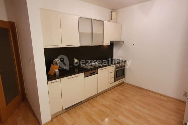 Prenájom bytu 1-izbový 38 m², Gutova, Praha Prenájom bytu 1-izbový 38 m², Gutova, Praha