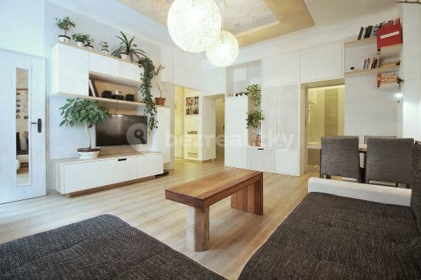 Prenájom bytu 2-izbový 49 m², Praha