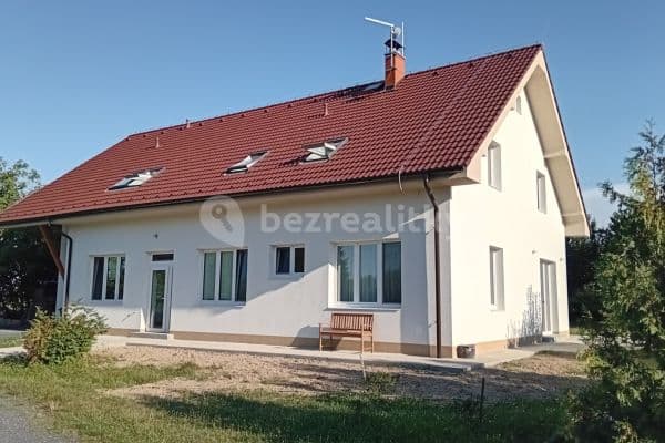 Prenájom bytu 2-izbový 73 m², Zálesí, Úvaly Prenájom bytu 2-izbový 73 m², Zálesí, Úvaly