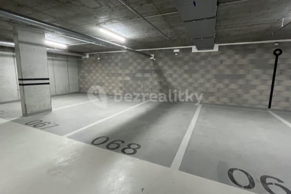 Prenájom garáže 13 m², Kolbenova, Praha