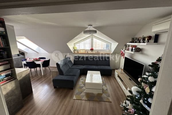 Prenájom bytu 2-izbový 52 m², Račianska, Nové Mesto, Bratislavský kraj