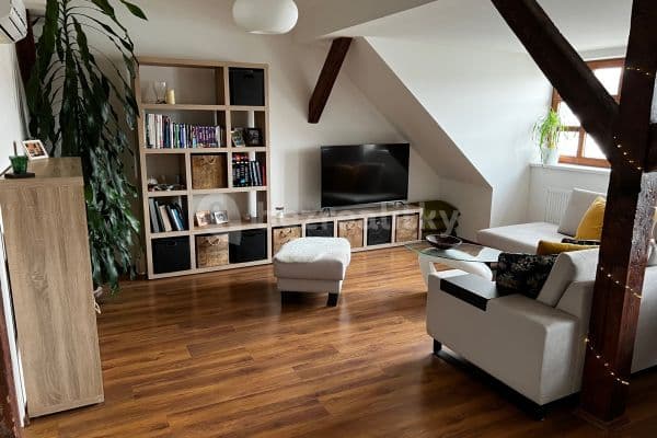 Prenájom bytu 3-izbový 80 m², Kovářská, Praha Prenájom bytu 3-izbový 80 m², Kovářská, Praha