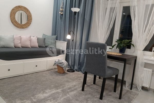 Prenájom bytu 1-izbový 24 m², Nuselská, Praha Prenájom bytu 1-izbový 24 m², Nuselská, Praha
