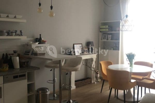 Prenájom bytu 2-izbový 45 m², Lyčkovo náměstí, Praha Prenájom bytu 2-izbový 45 m², Lyčkovo náměstí, Praha